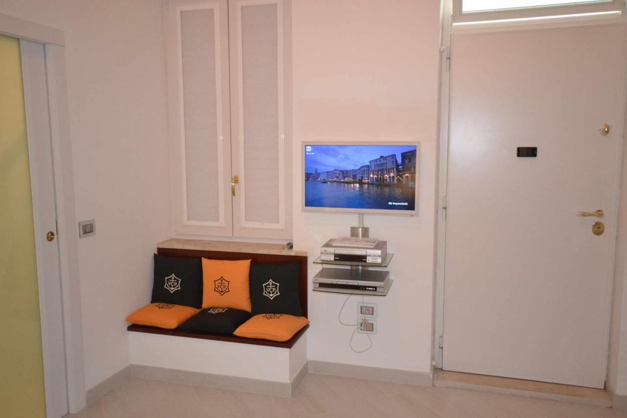 트라니 Golden Bay B&B 외부 사진